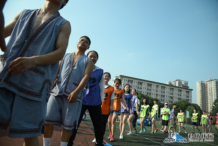 恩施旅游高校行大學(xué)生趣味運動會-中南民族大學(xué)站